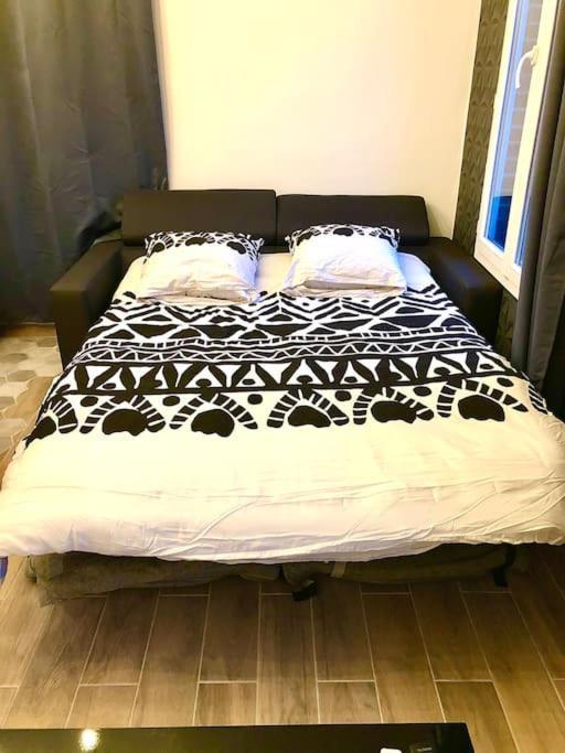 Le Led Room,Centre Ville Place De Parking Gratuite サンス エクステリア 写真