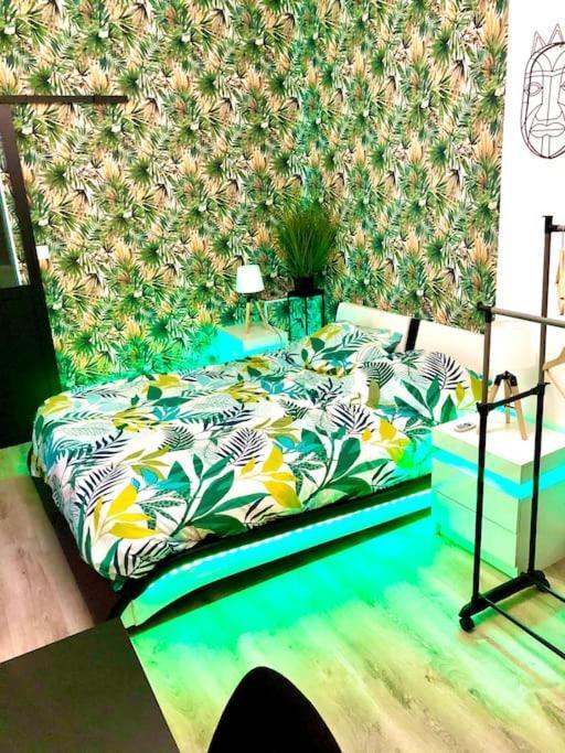Le Led Room,Centre Ville Place De Parking Gratuite サンス エクステリア 写真
