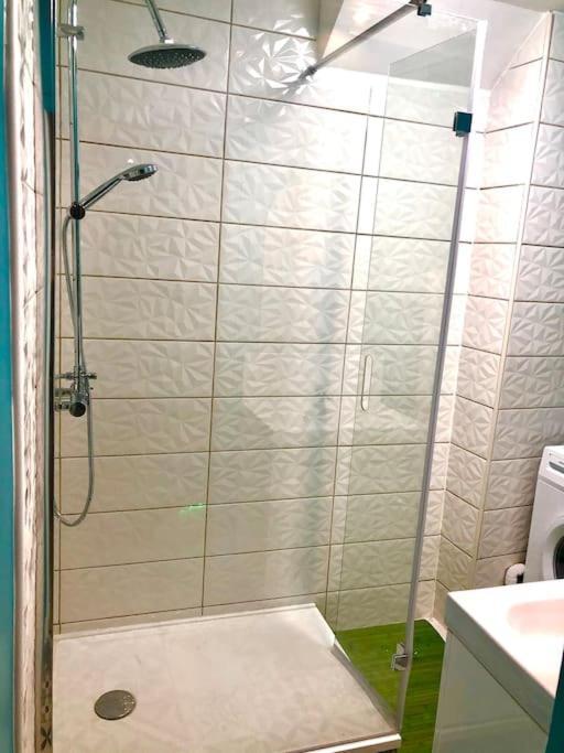 Le Led Room,Centre Ville Place De Parking Gratuite サンス エクステリア 写真